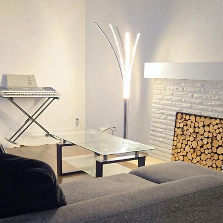 Cozy Stylish Black & White Design Room In The Heart Of Vancouver! Private Parking, Self Check-In & Just 4 Mins To Metrotown! Exterior foto